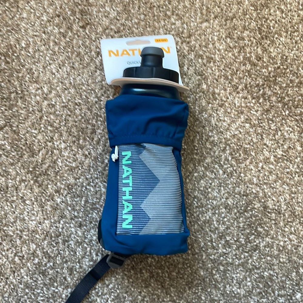 Nathan 22 oz Quicksqueeze Handheld